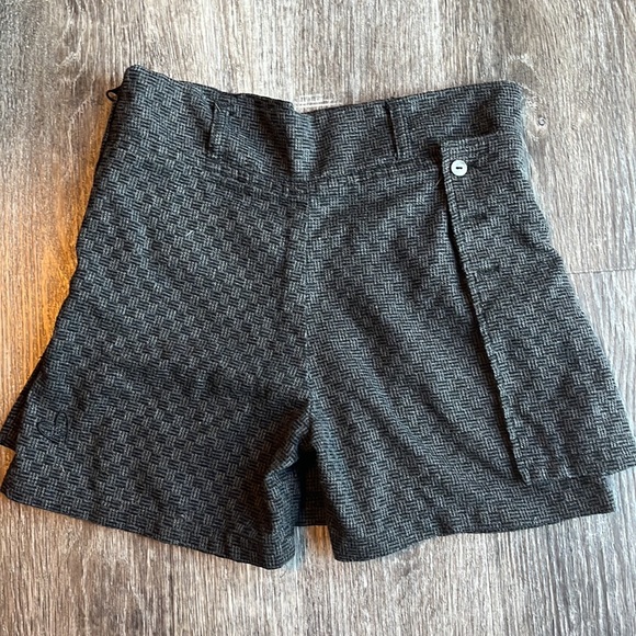 Peekaboo beans skirt - Picture 3 of 3